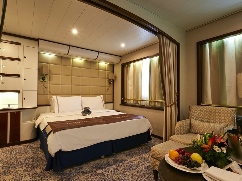 Opulent Bridge Suites